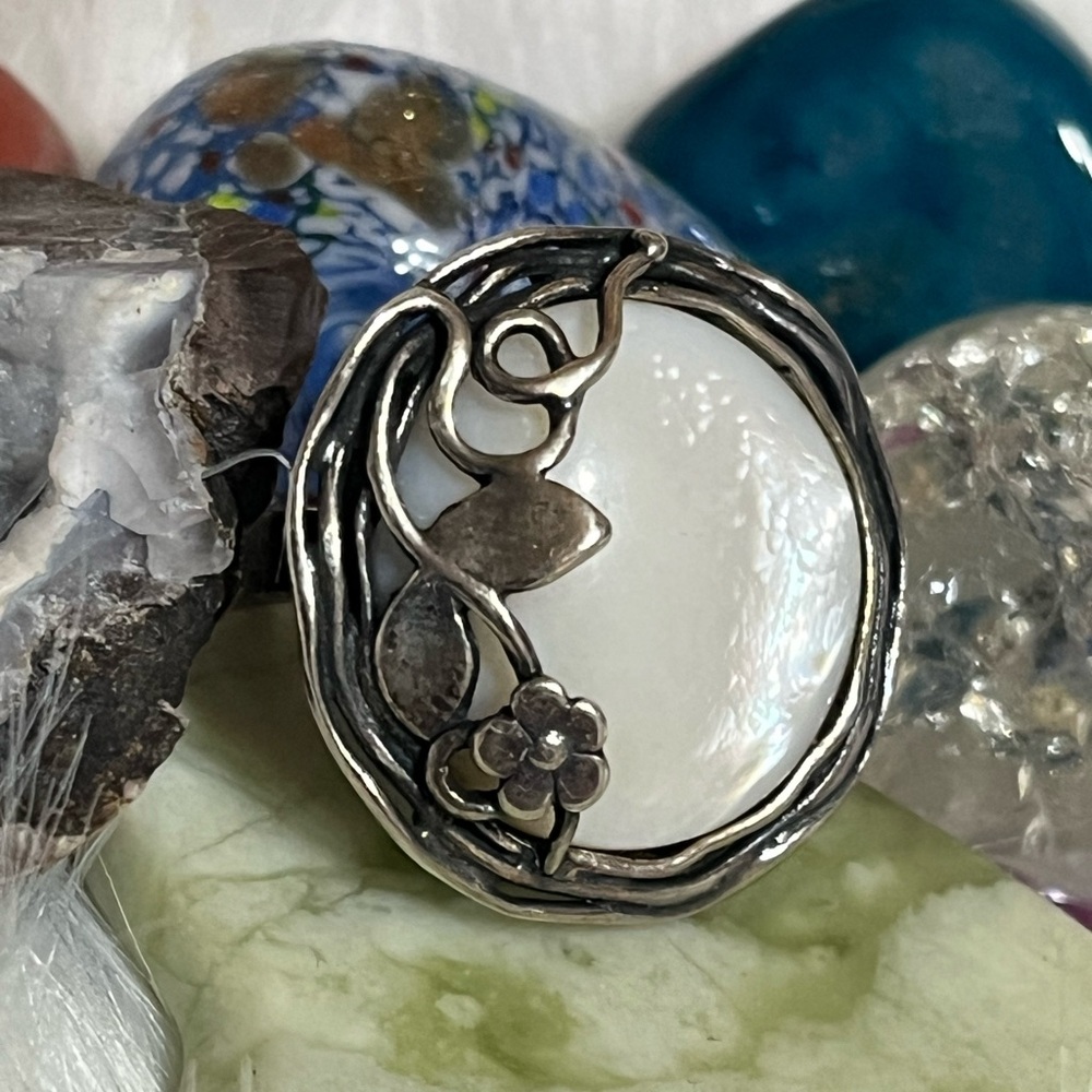 Israel Sterling Mother Of Pearl Ring - Picture 2 of 16